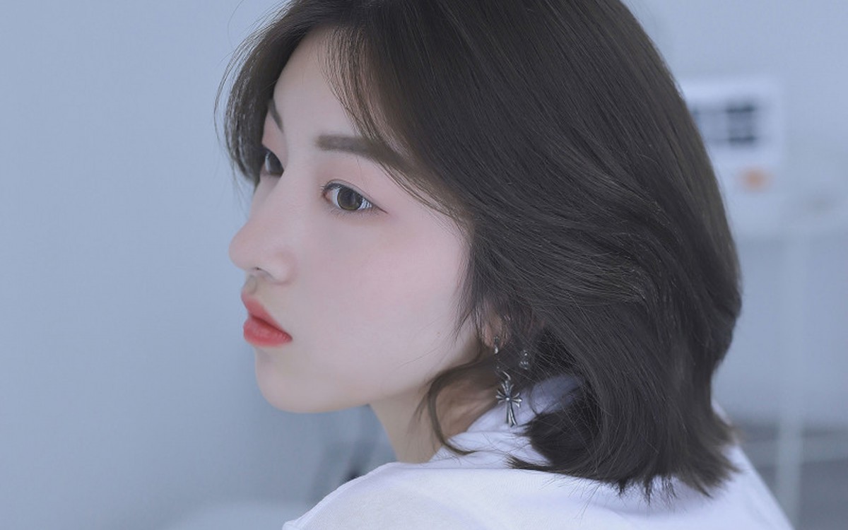 短发美女清新生活照图片-美女壁纸-高清美女图片-第4图-娟娟壁纸