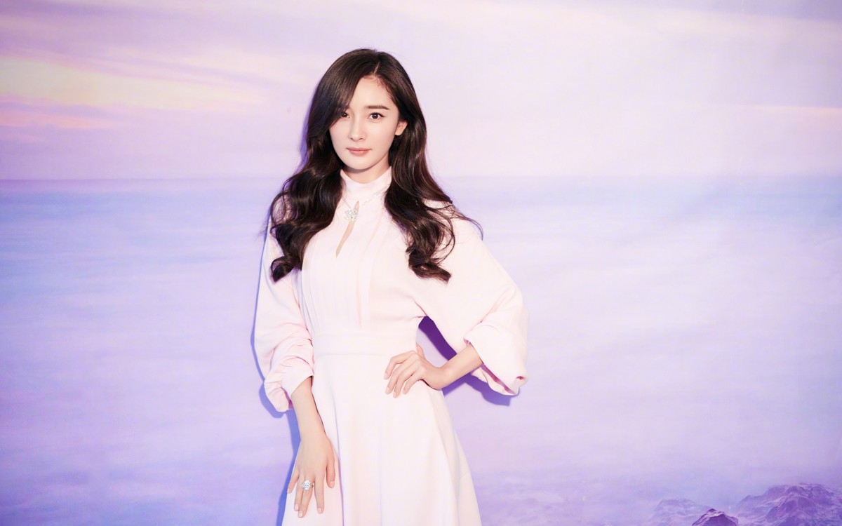 杨幂高清淑女写真图片-美女壁纸-高清美女图片-第8图-娟娟壁纸