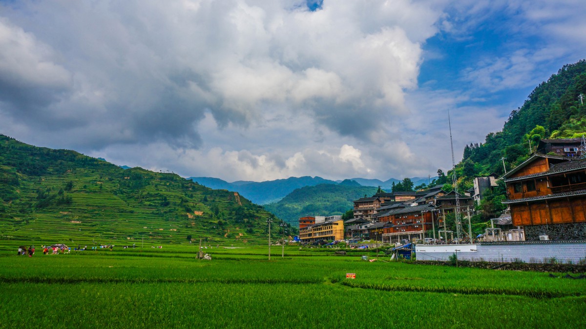 贵州千户苗寨图片-风景壁纸-高清风景图片-第2图-娟娟壁纸