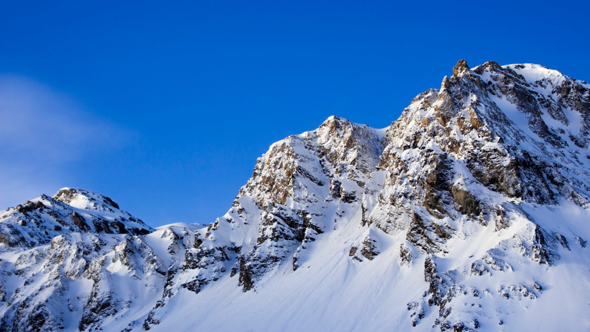 积雪常年不化的雪山图片-风景壁纸-高清风景图片-第9图-娟娟壁纸