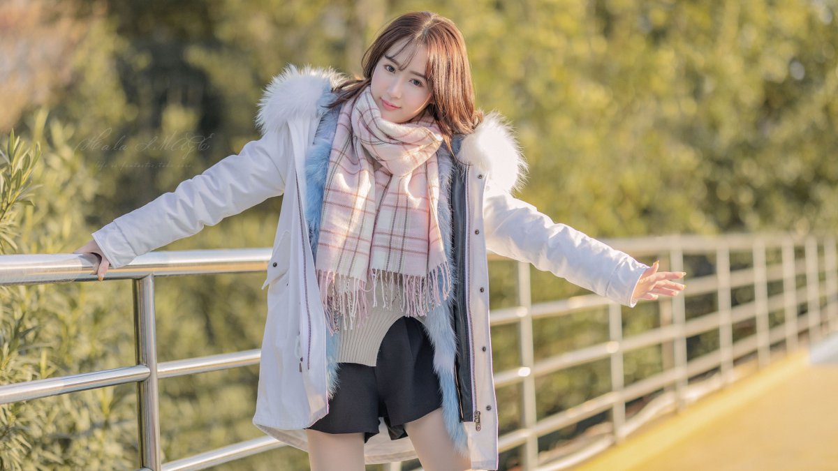 冬天清纯美女围巾4k美女图片