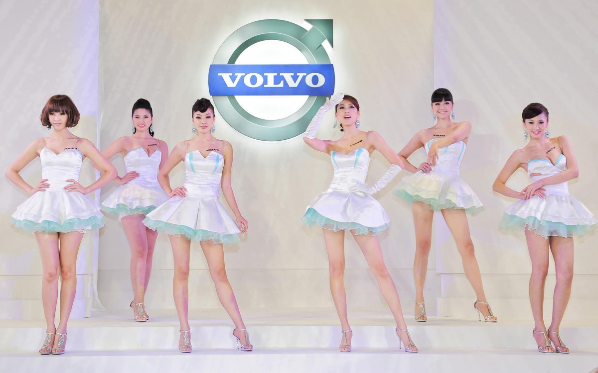 volvo车展美女车模图片壁纸1212
