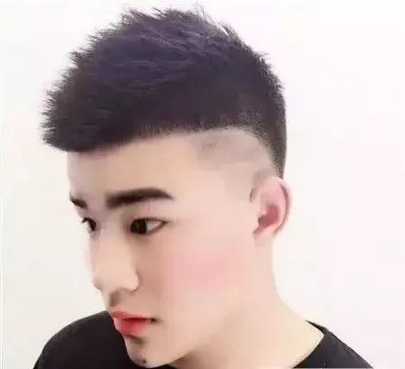 两边剃掉的发型叫什么两边铲最帅气发型大全