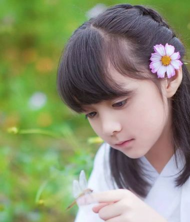 小女孩时尚编发发型小孩子也有编发发型