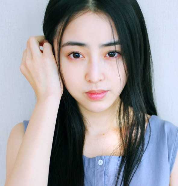窄额头女生合适的气质优雅直发