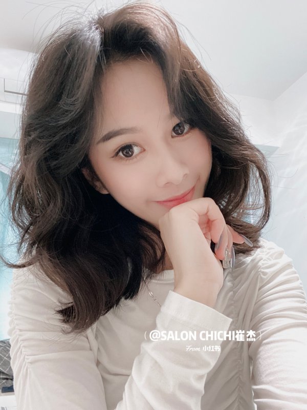 法式烫发女生短发烫发洋气感十足