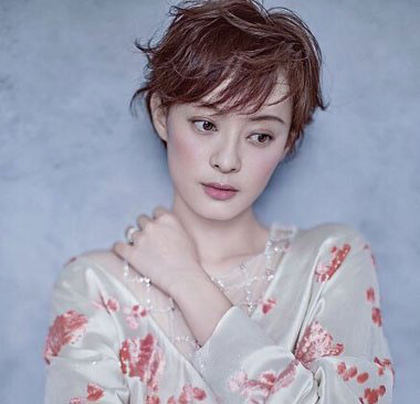 合适高个短发的服装短发应该怎么搭配衣服