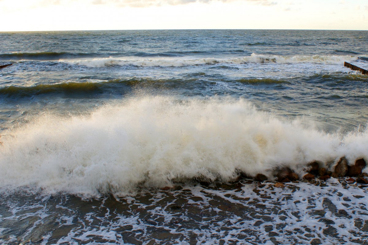 海洋海浪大浪图片