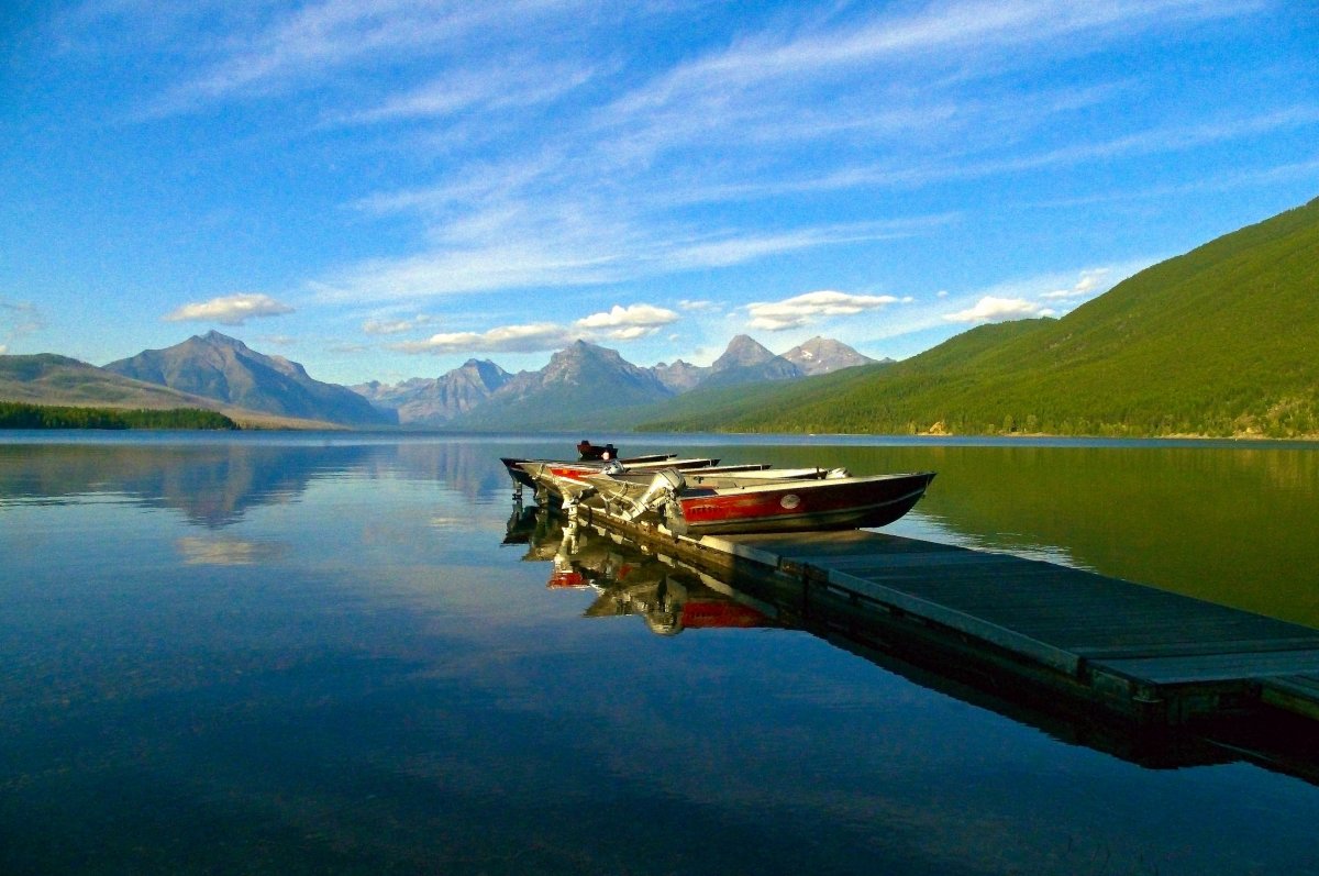 加拿大麦当劳湖自然风景图片,高清图片
