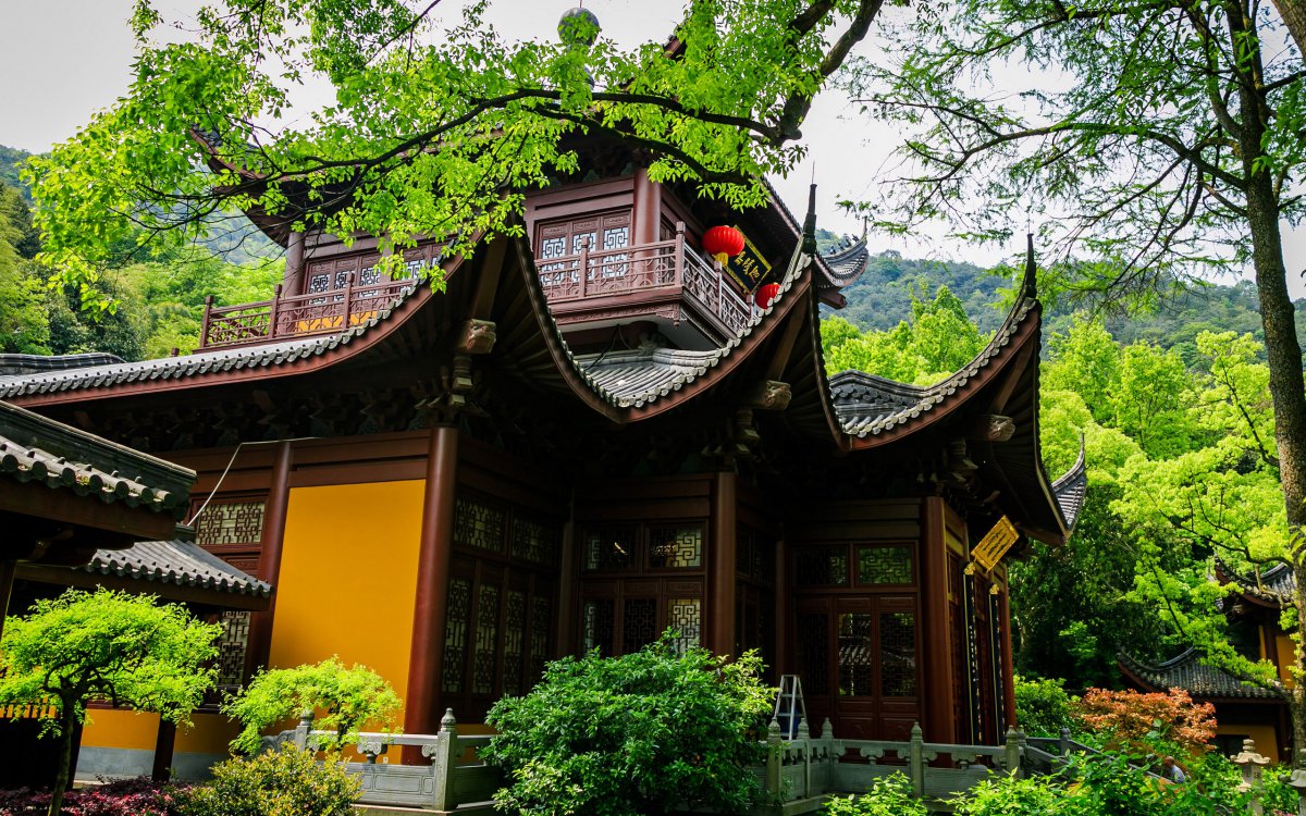 浙江杭州灵隐寺建筑风景图片