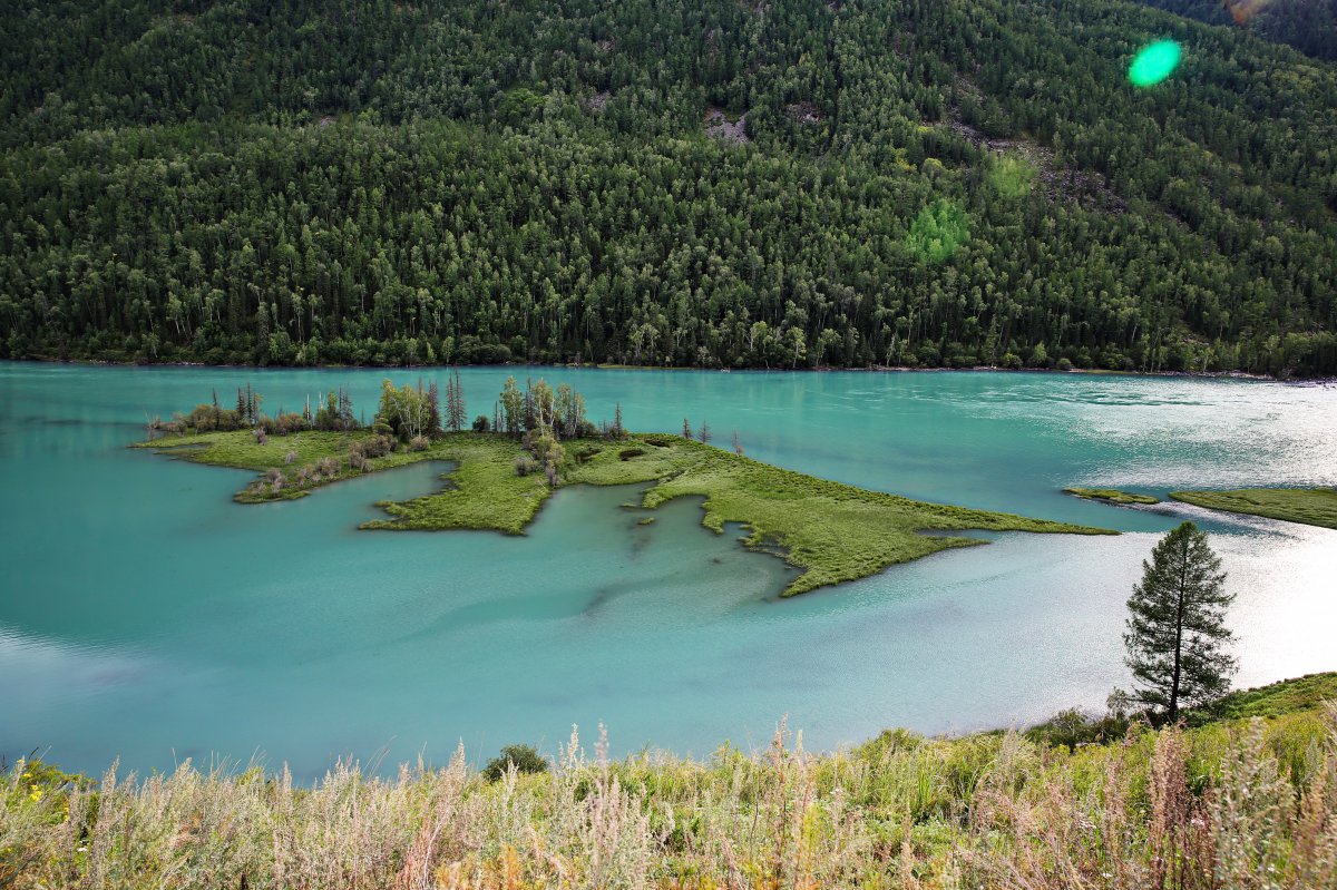 新疆喀纳斯卧龙湾和神仙湾自然风景图片