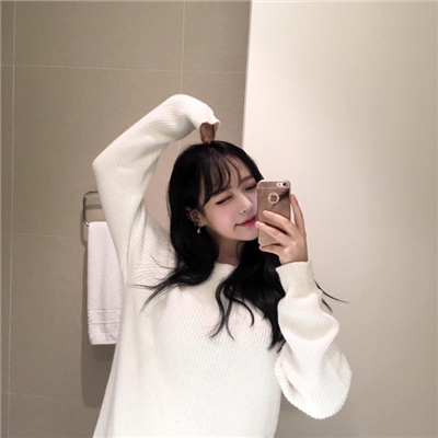 女生可爱搞怪长发头像