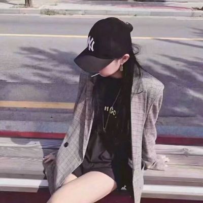 qq女生用的霸气头像戴帽子的