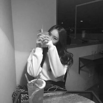 黑白女生头像高冷霸气精选