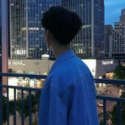qq头像伤感男生侧面暗色系
