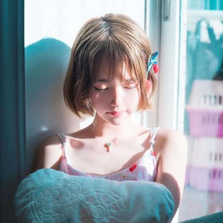 干净女生头像