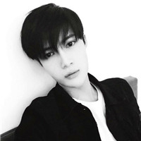 清净温和男生头像