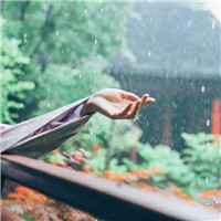 悲伤唯美雨景头像