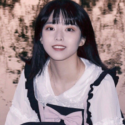 网图女生头像同一个人