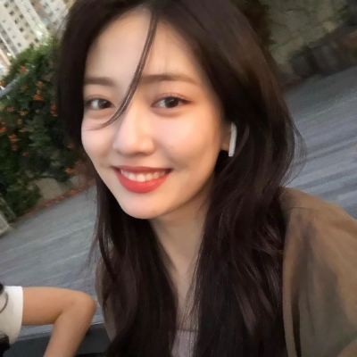 女生头像真人正脸