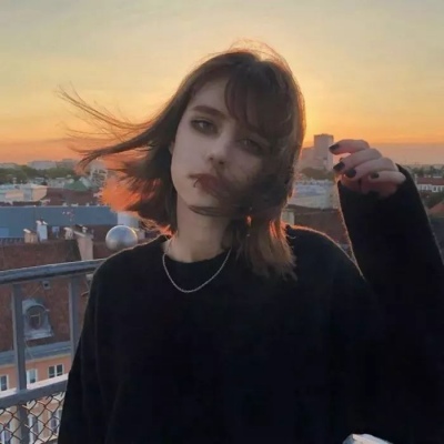 欧美风头像女丧