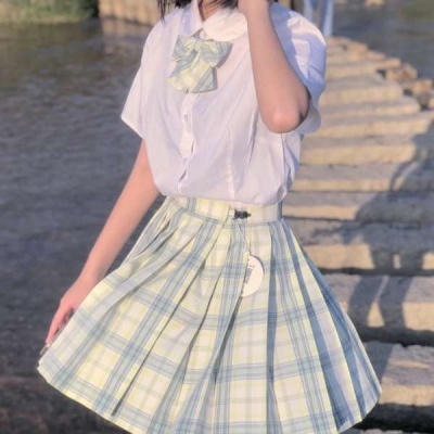 qq头像女生下半身裙子jk