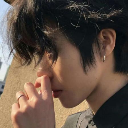 好看的男头好看的男头像高冷真人