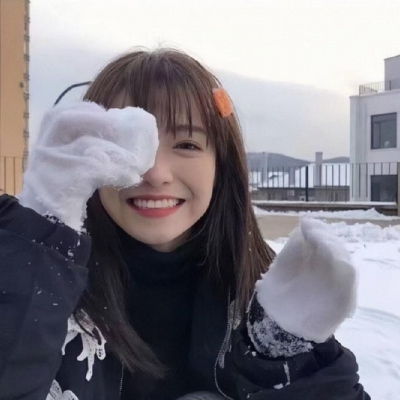 高清漂亮的女生头像真人网图遮脸