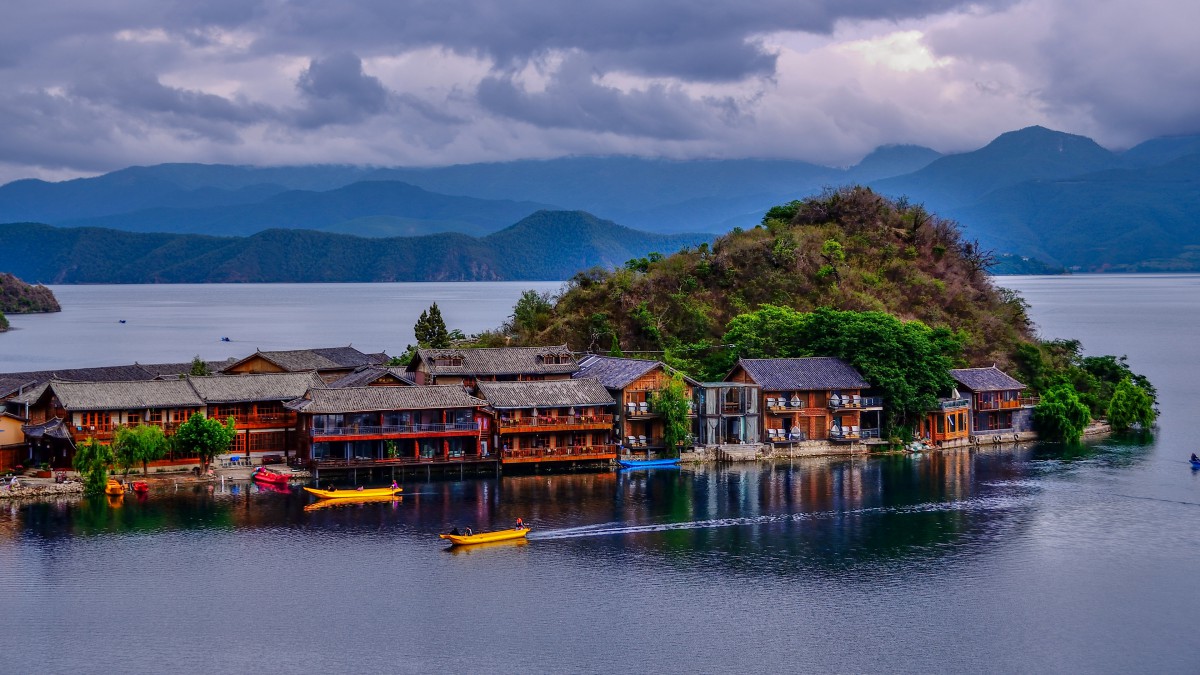 云南泸沽湖风景图片-风景壁纸-高清风景图片-第7图-娟娟壁纸