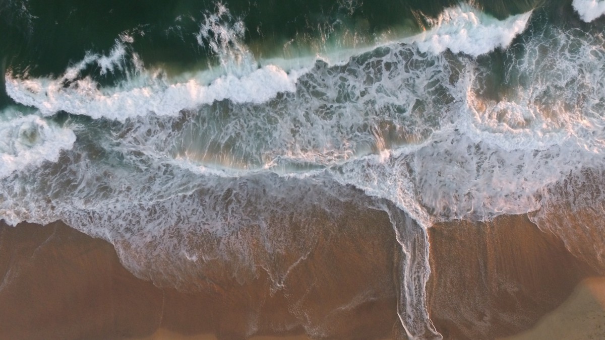 桌面壁紙 風景 大海海濱 > 唯美海浪海灘圖片上一組圖 下一組圖 特別