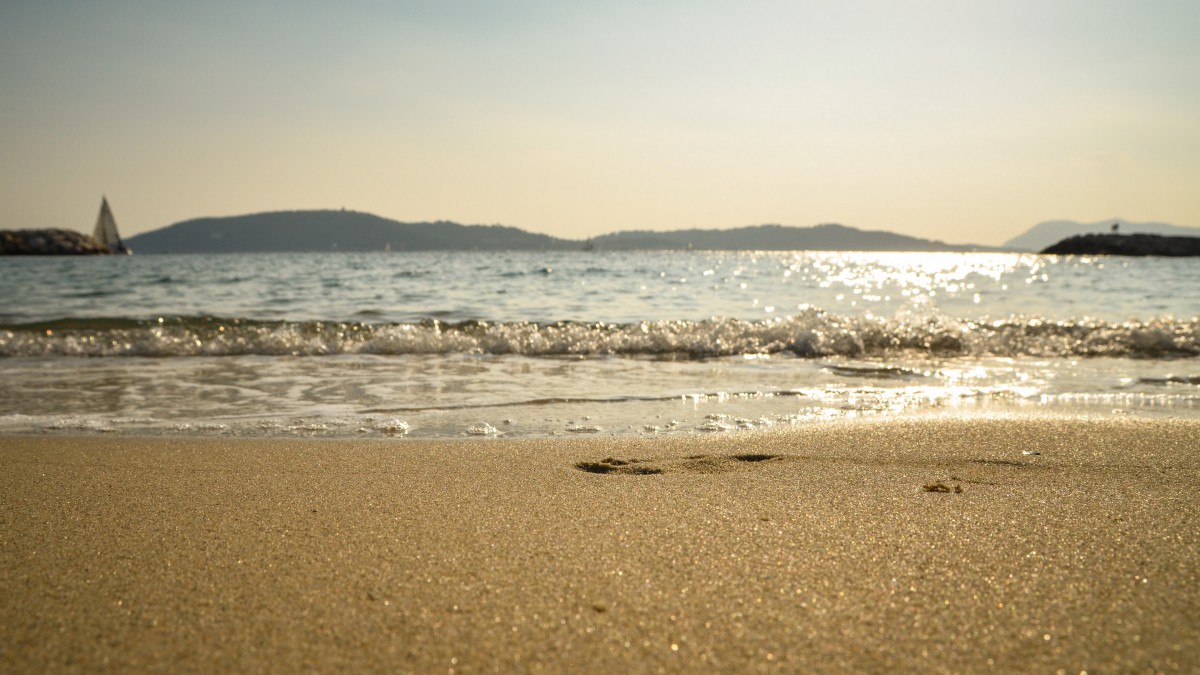 唯美海浪海灘圖片-風景壁紙-高清風景圖片-第4圖-娟娟壁紙