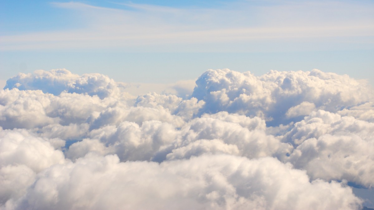 天空中的白雲雲朵圖片-風景壁紙-高清風景圖片-第5圖-娟娟壁紙