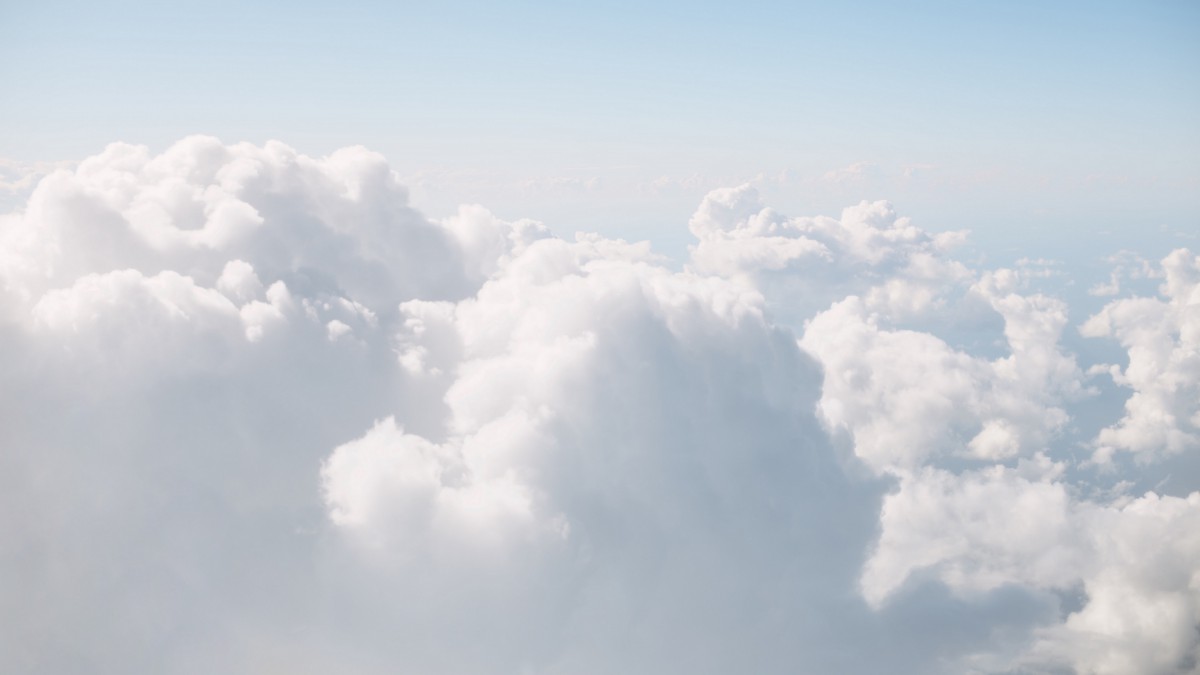 天空中的白云云朵图片815