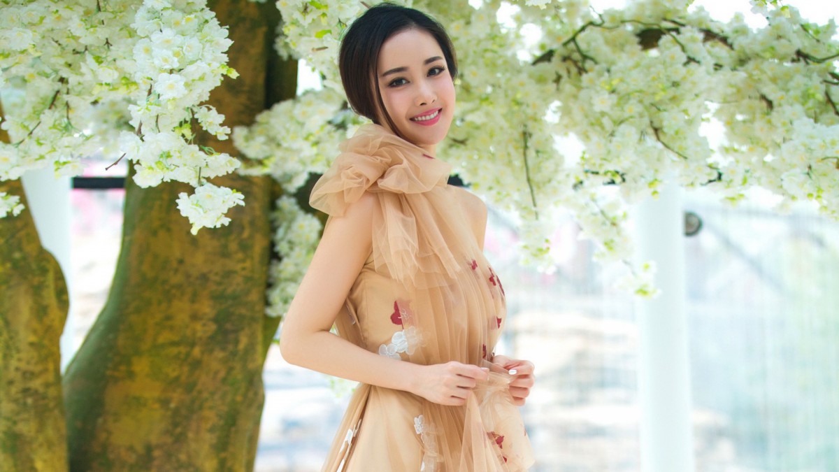 王若心桌面壁纸1320