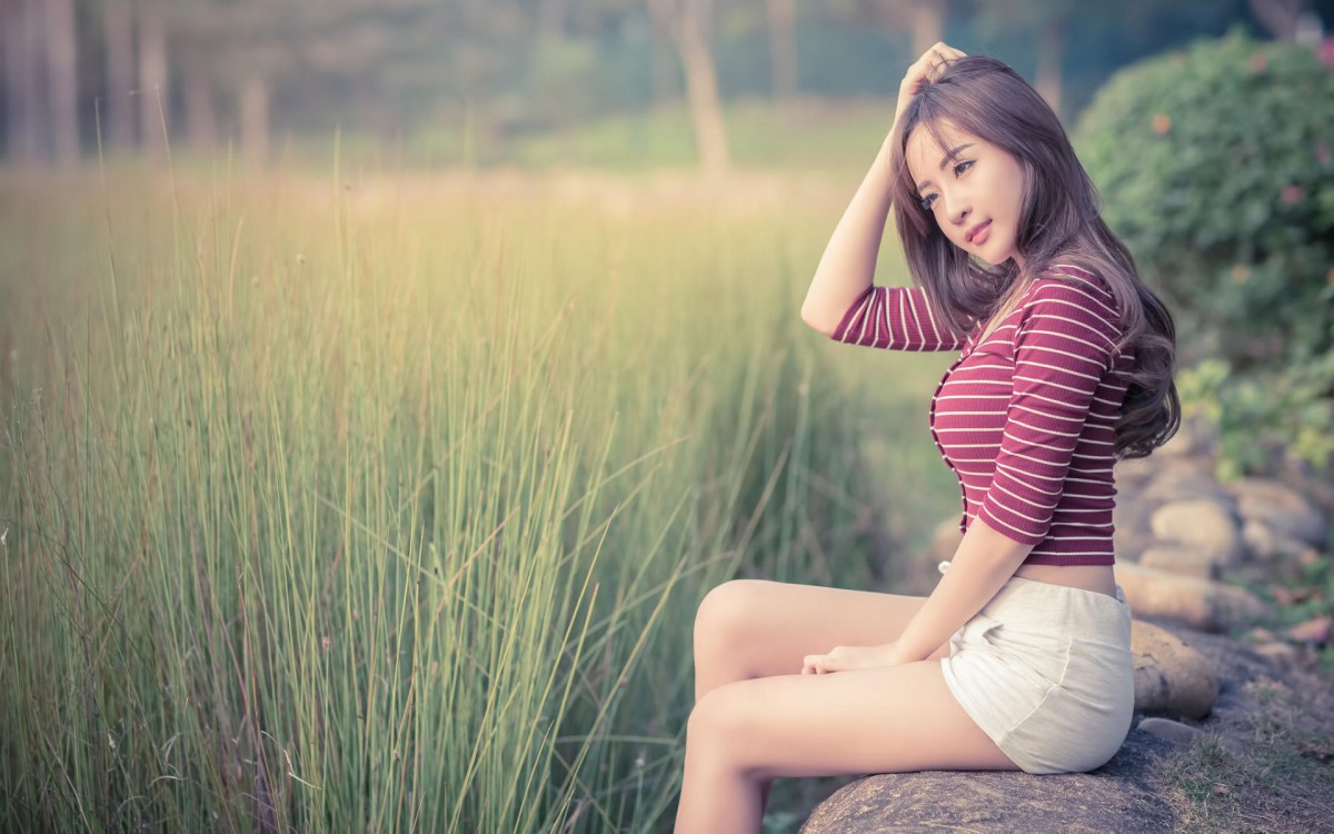 如花似玉的青春美女图片-美女壁纸-高清美女图片-娟娟壁纸
