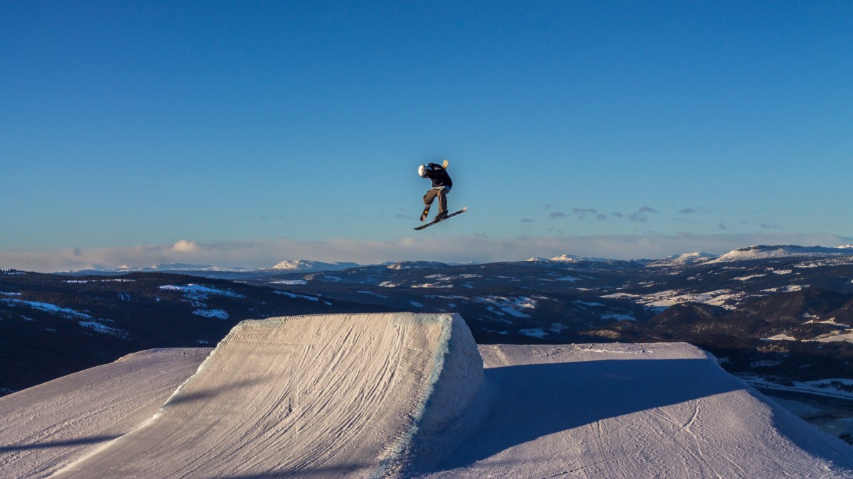 冬季滑雪场滑雪图片-体育壁纸-高清体育图片-第4图-娟娟壁纸