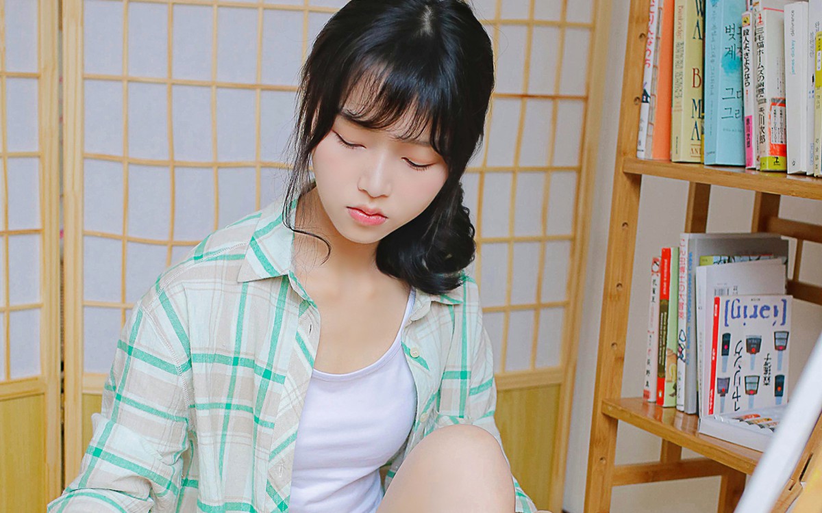 白嫩可爱美少女图片壁纸57