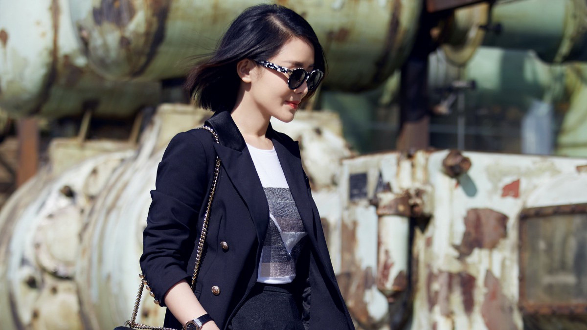 原图你的电脑分辨率(1600x1600)→生成壁纸显示:√欣赏模式全屏模式