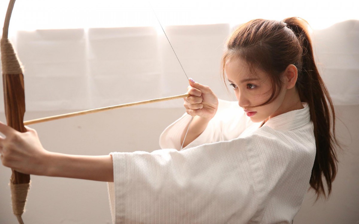 美女弓箭手图片46