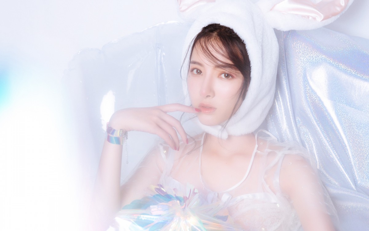 性感美女透明蕾丝裙图片壁纸28