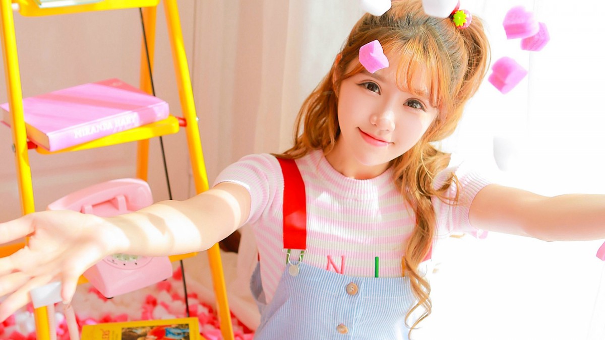 粉色梦幻甜美美女壁纸15