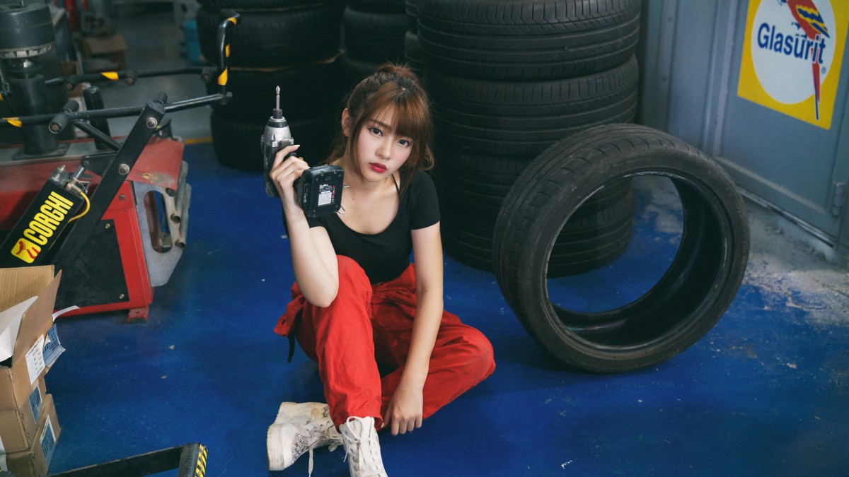 火辣美女车间性感工作照(6/7)