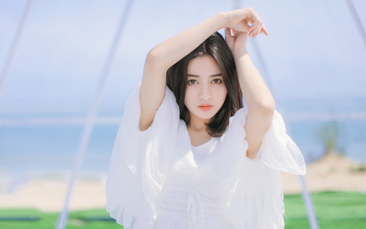 白富美美女户外图片壁纸1010