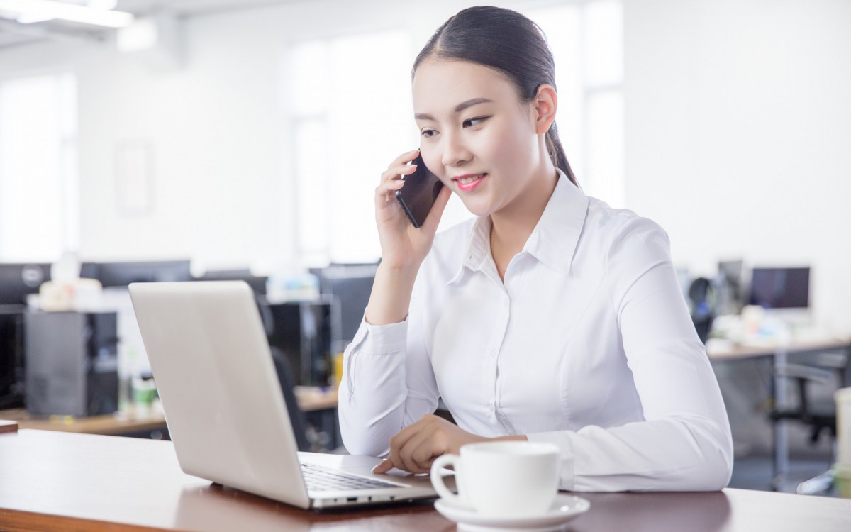 工作中的女白领图片811