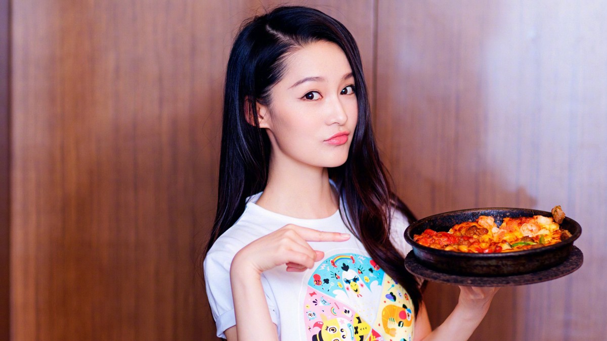 最新美女李沁壁纸312