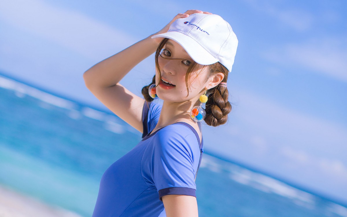 海边性感泳装美女图片壁纸49