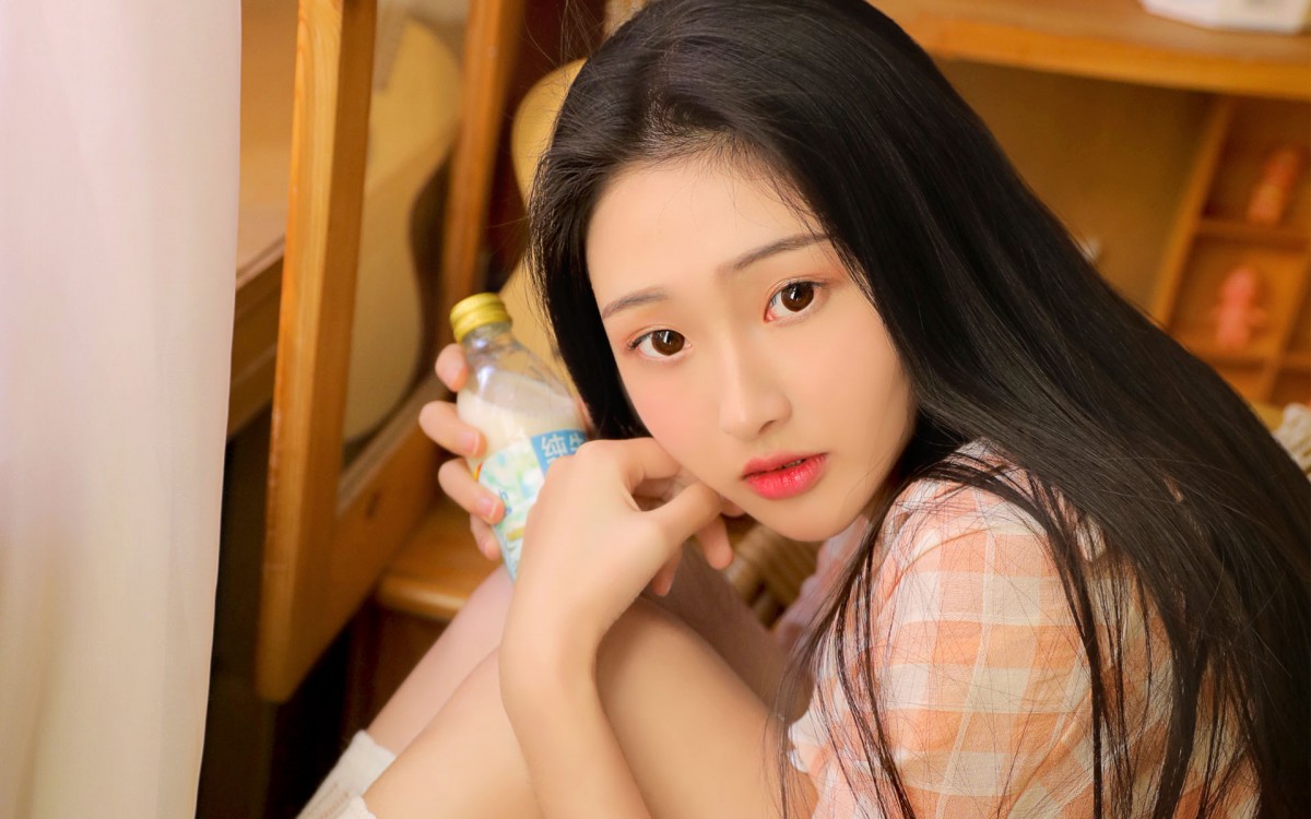 长发甜美女人私房诱惑图片壁纸25