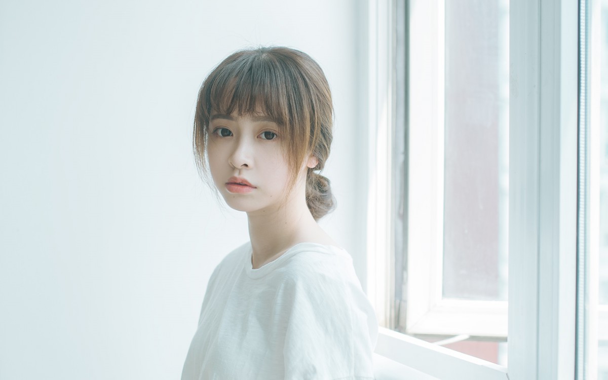 居家清纯美女桌面壁纸57