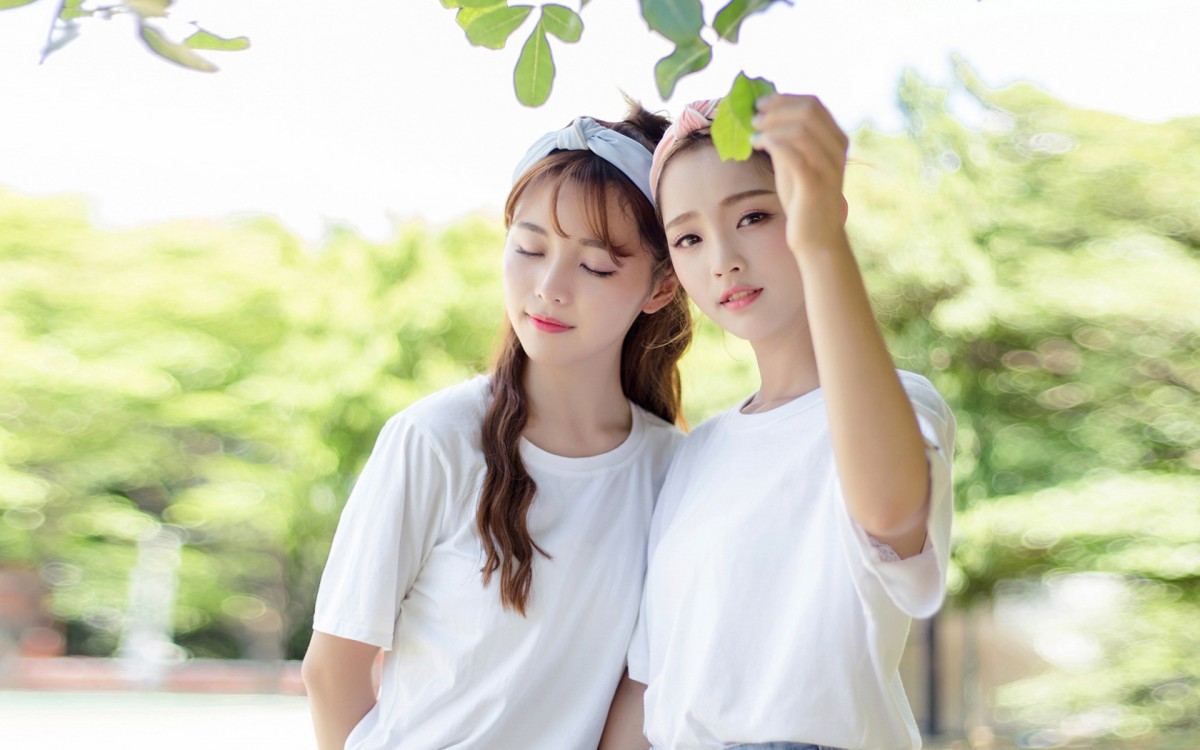 小清新校园美女姐妹壁纸(5/7)