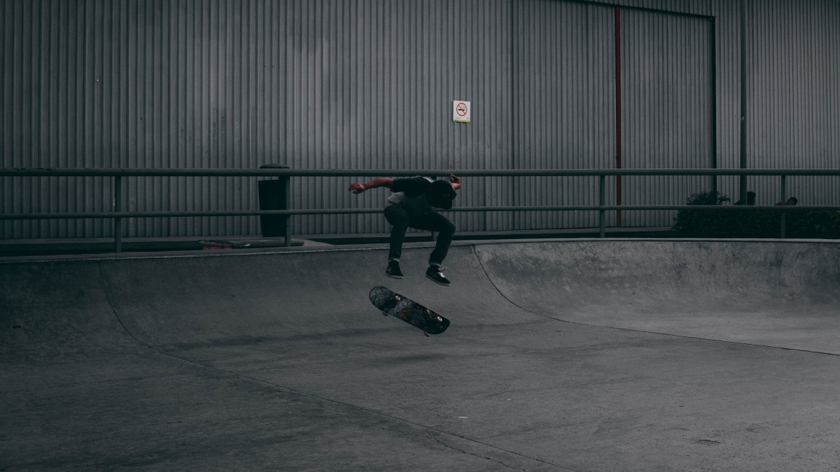 极限运动滑板图片-体育壁纸-高清体育图片-第6图-娟娟壁纸